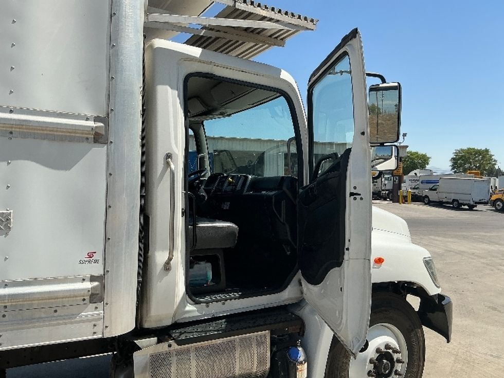 Refrigerated Truck-Light and Medium Duty Trucks-Hino-2020-268-Jurupa Valley-CA-145,917\n\t\tmiles-$ 70,500 - Image 20