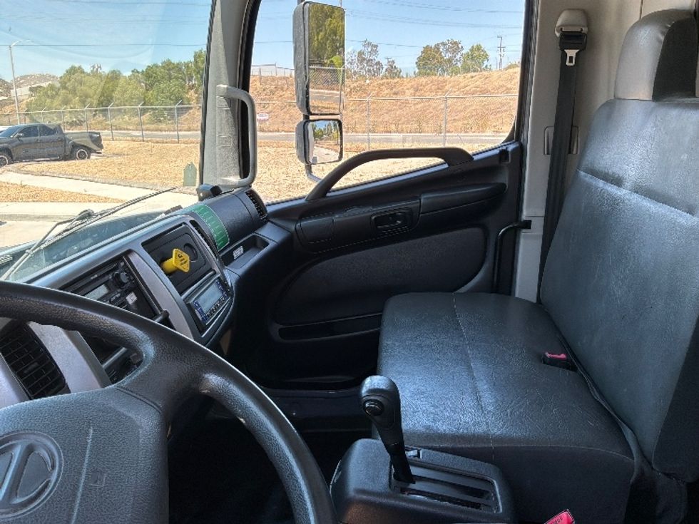 Refrigerated Truck-Light and Medium Duty Trucks-Hino-2020-268-Jurupa Valley-CA-151,285\n\t\tmiles-$ 53,750 - Image 18