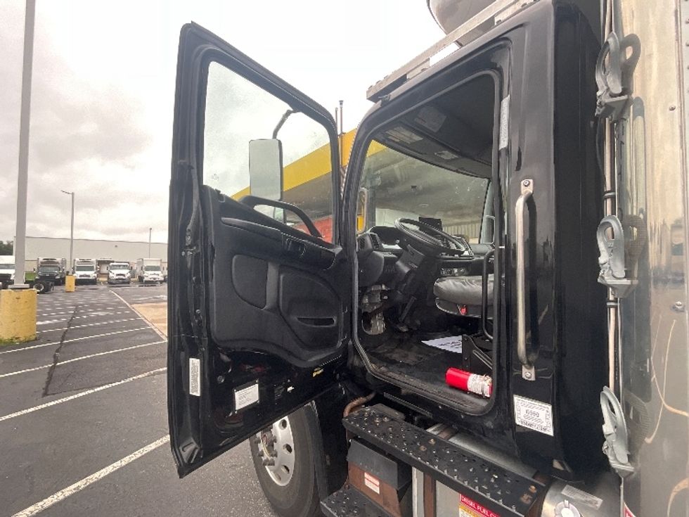 Refrigerated Truck-Light and Medium Duty Trucks-Hino-2020-268-Milford-DE-170,181\n\t\tmiles-$ 49,000 - Image 13