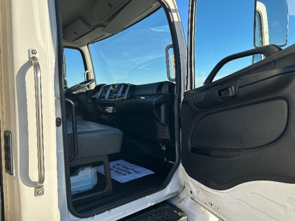 Refrigerated Truck-Light and Medium Duty Trucks-Hino-2020-268-Milwaukee-WI-187,947\n\t\tmiles-$ 58,000 - Image 20