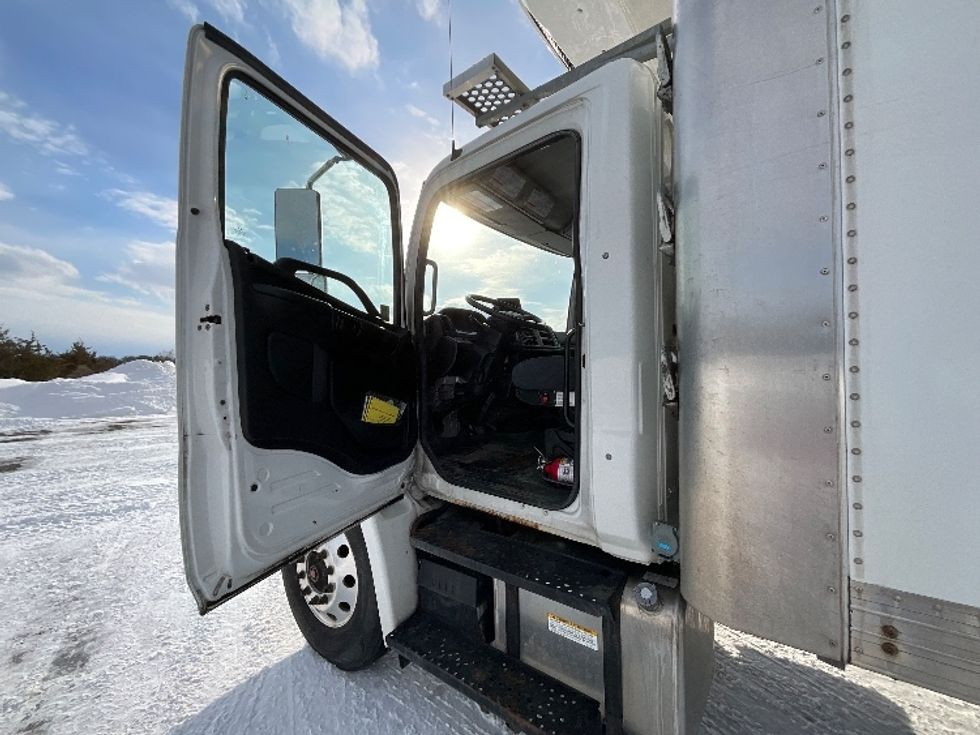 Refrigerated Truck-Light and Medium Duty Trucks-Hino-2020-268-Mississauga-ON-284,899\n\t\tkm-$ 78,750 - Image 16