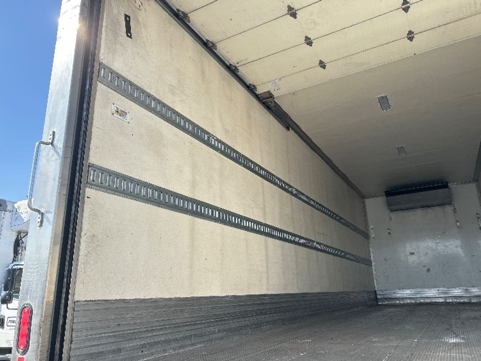 Refrigerated Truck-Light and Medium Duty Trucks-Hino-2020-268-Montebello-CA-195,763\n\t\tmiles-$ 63,000 - Image 11