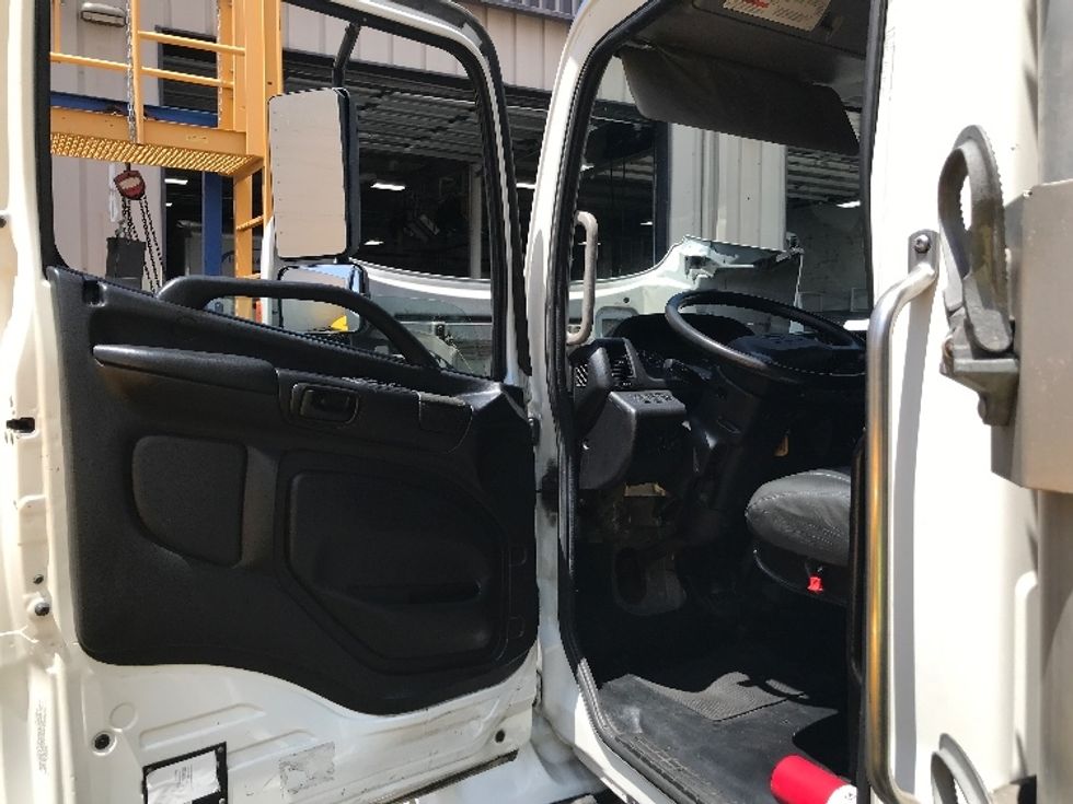 Refrigerated Truck-Light and Medium Duty Trucks-Hino-2020-268-Montebello-CA-195,763\n\t\tmiles-$ 63,000 - Image 16
