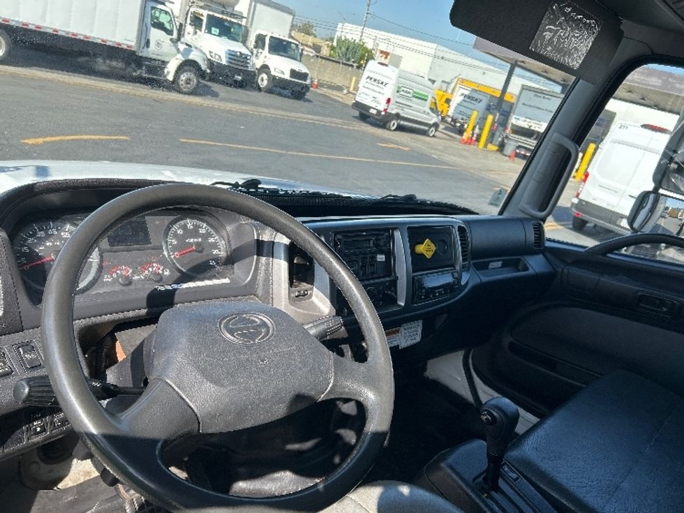 Refrigerated Truck-Light and Medium Duty Trucks-Hino-2020-268-Montebello-CA-195,763\n\t\tmiles-$ 63,000 - Image 17