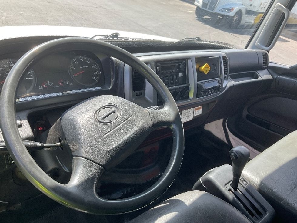 Refrigerated Truck-Light and Medium Duty Trucks-Hino-2020-268-Phoenix-AZ-260,053\n\t\tmiles-$ 50,750 - Image 17