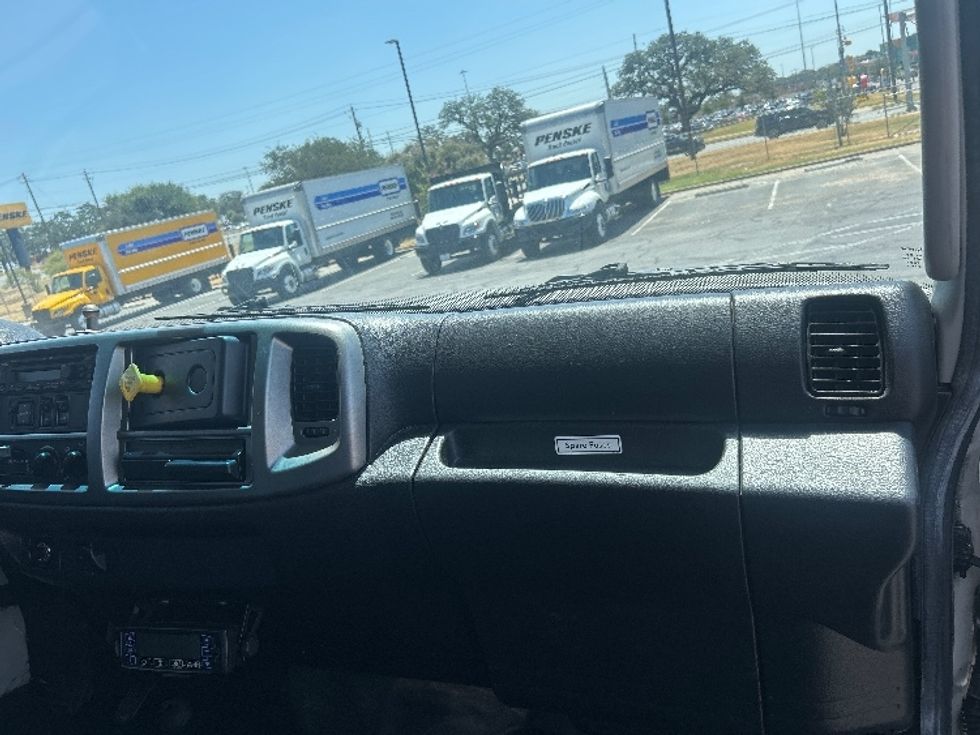 Refrigerated Truck-Light and Medium Duty Trucks-Hino-2020-268-San Antonio-TX-211,387\n\t\tmiles-$ 58,500 - Image 21