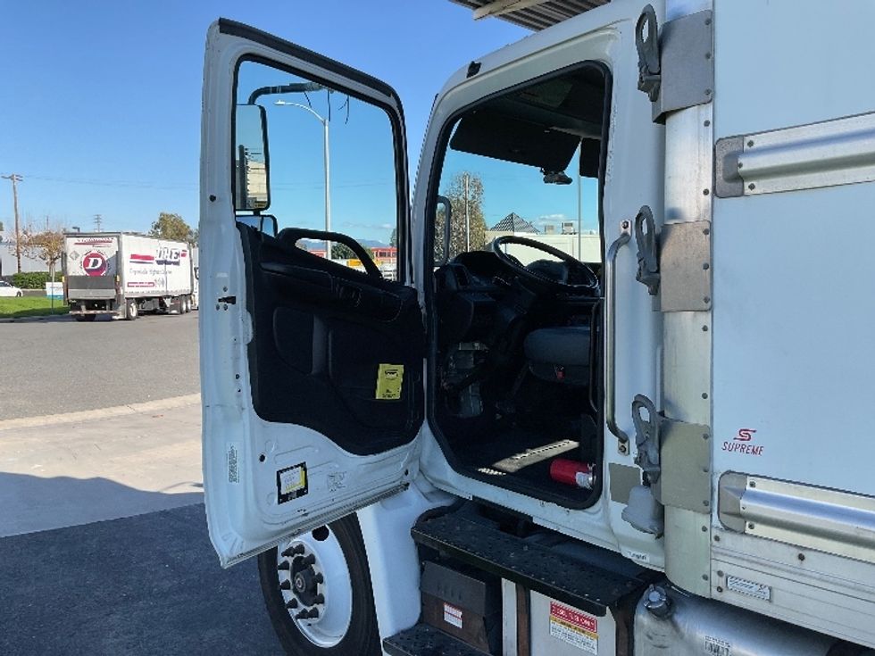 Refrigerated Truck-Light and Medium Duty Trucks-Hino-2020-268-Santa Ana-CA-211,947\n\t\tmiles-$ 58,250 - Image 16