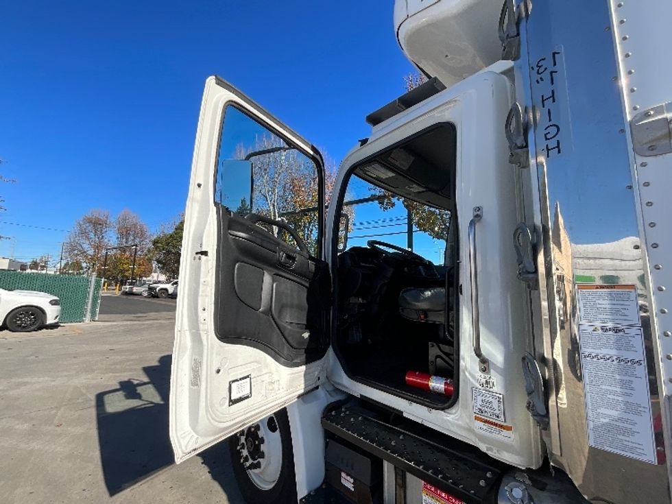 Refrigerated Truck-Light and Medium Duty Trucks-Hino-2020-268-Santa Clara-CA-171,449\n\t\tmiles-$ 61,750 - Image 16