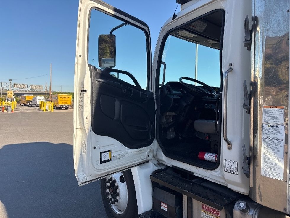 Refrigerated Truck-Light and Medium Duty Trucks-Hino-2020-268-Torrance-CA-144,235\n\t\tmiles-$ 70,500 - Image 15