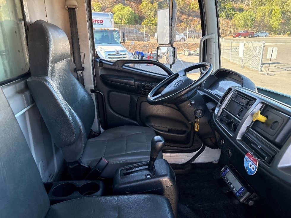 Refrigerated Truck-Light and Medium Duty Trucks-Hino-2020-268-Torrance-CA-144,235\n\t\tmiles-$ 70,500 - Image 20