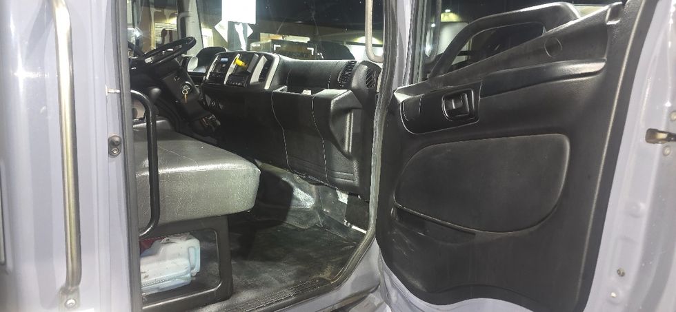 Refrigerated Truck-Light and Medium Duty Trucks-Hino-2020-268-Torrance-CA-162,503\n\t\tmiles-$ 53,750 - Image 19