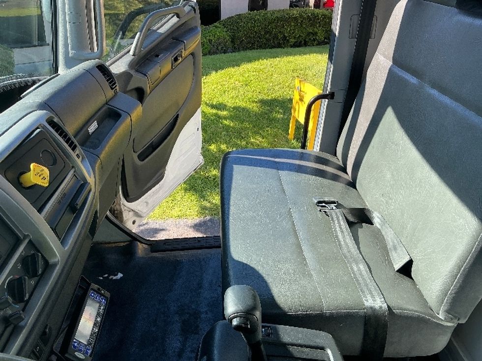 Refrigerated Truck-Light and Medium Duty Trucks-Hino-2020-268-Torrance-CA-162,589\n\t\tmiles-$ 67,500 - Image 19