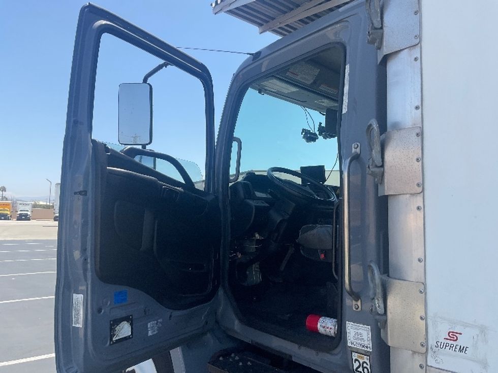 Refrigerated Truck-Light and Medium Duty Trucks-Hino-2020-268-Torrance-CA-179,613\n\t\tmiles-$ 51,500 - Image 16