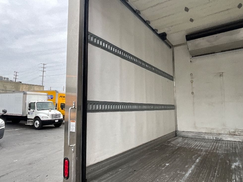 Refrigerated Truck-Light and Medium Duty Trucks-Hino-2020-268-Torrance-CA-43,318\n\t\tmiles-$ 64,500 - Image 11