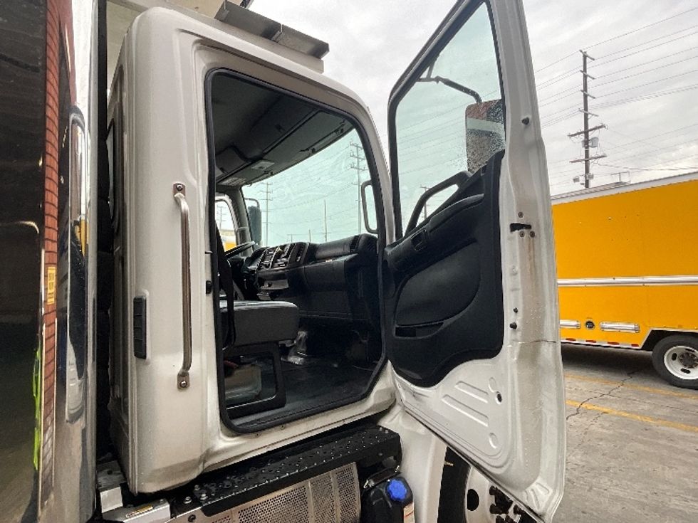 Refrigerated Truck-Light and Medium Duty Trucks-Hino-2020-268-Torrance-CA-43,318\n\t\tmiles-$ 64,500 - Image 20