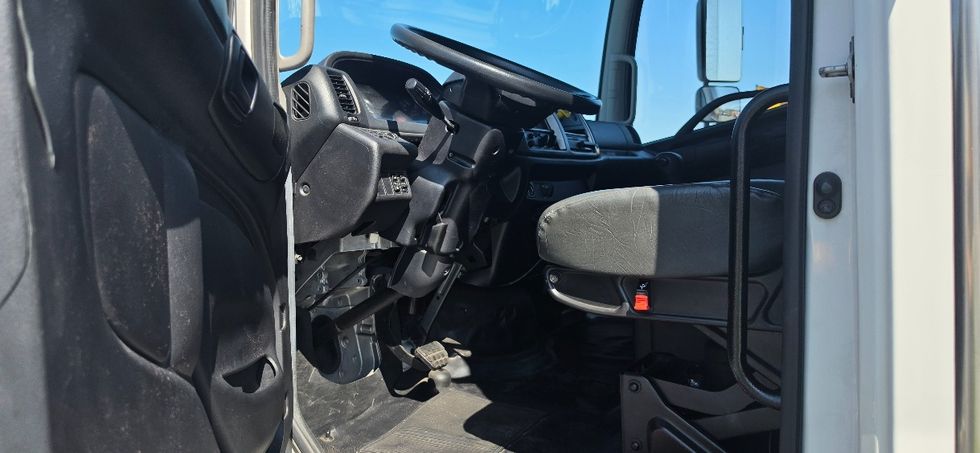 Refrigerated Truck-Light and Medium Duty Trucks-Hino-2020-268-Torrance-CA-75,435\n\t\tmiles-$ 61,000 - Image 16