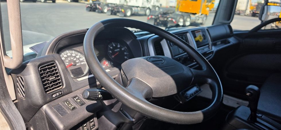 Refrigerated Truck-Light and Medium Duty Trucks-Hino-2020-268-Torrance-CA-75,435\n\t\tmiles-$ 61,000 - Image 17