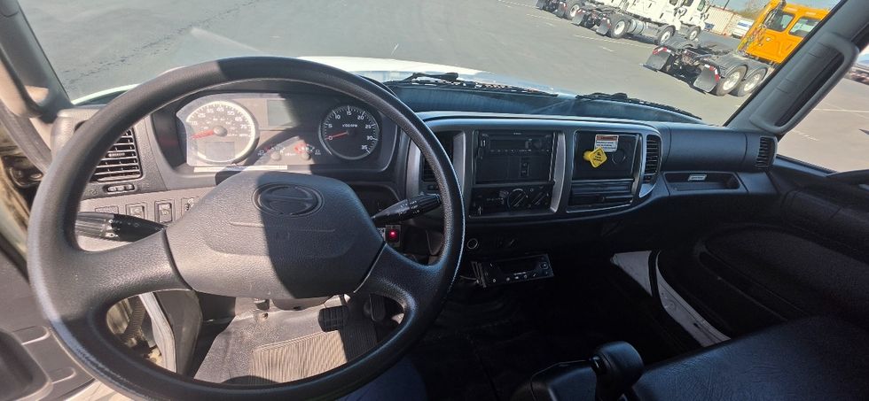 Refrigerated Truck-Light and Medium Duty Trucks-Hino-2020-268-Torrance-CA-75,435\n\t\tmiles-$ 61,000 - Image 18