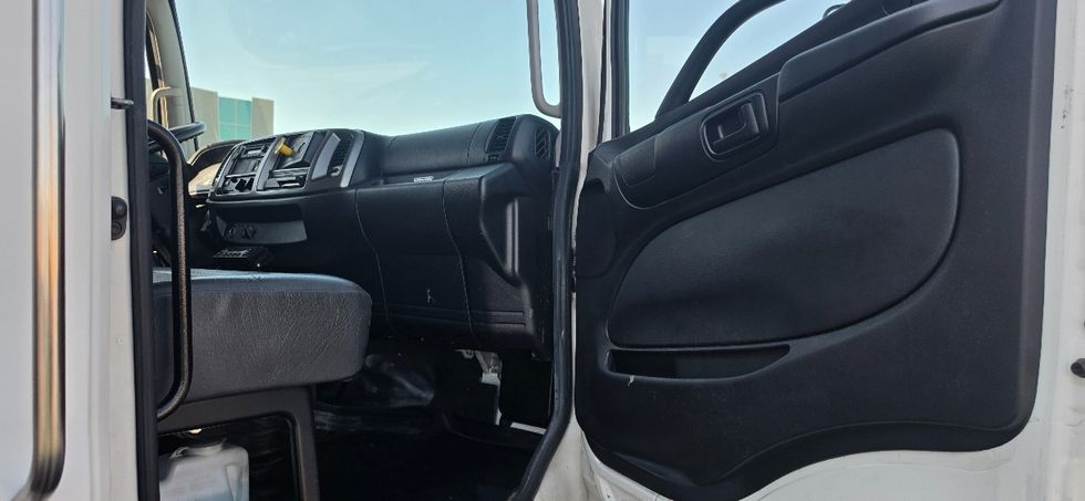 Refrigerated Truck-Light and Medium Duty Trucks-Hino-2020-268-Torrance-CA-75,435\n\t\tmiles-$ 61,000 - Image 20