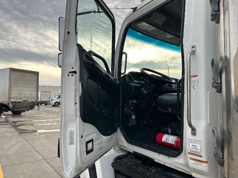 Refrigerated Truck-Light and Medium Duty Trucks-Hino-2020-268-West Fargo-ND-161,415\n\t\tmiles-$ 63,250 - Image 16
