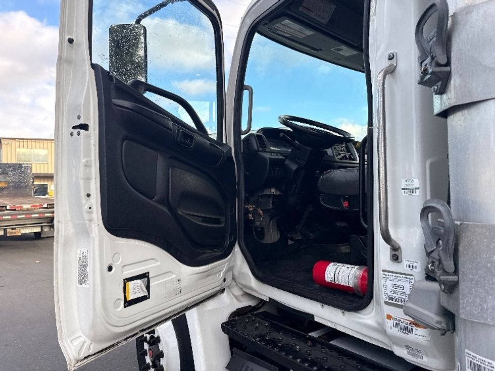 Refrigerated Truck-Light and Medium Duty Trucks-Hino-2020-268-West Sacramento-CA-135,280\n\t\tmiles-$ 69,250 - Image 16