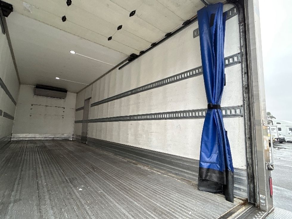 Refrigerated Truck-Light and Medium Duty Trucks-Hino-2020-268-West Sacramento-CA-180,155\n\t\tmiles-$ 63,000 - Image 12