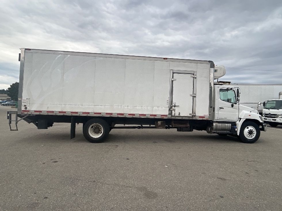 Refrigerated Truck-Light and Medium Duty Trucks-Hino-2020-338-Abbotsford-BC-282,109\n\t\tkm-$ 76,000 - Image 15