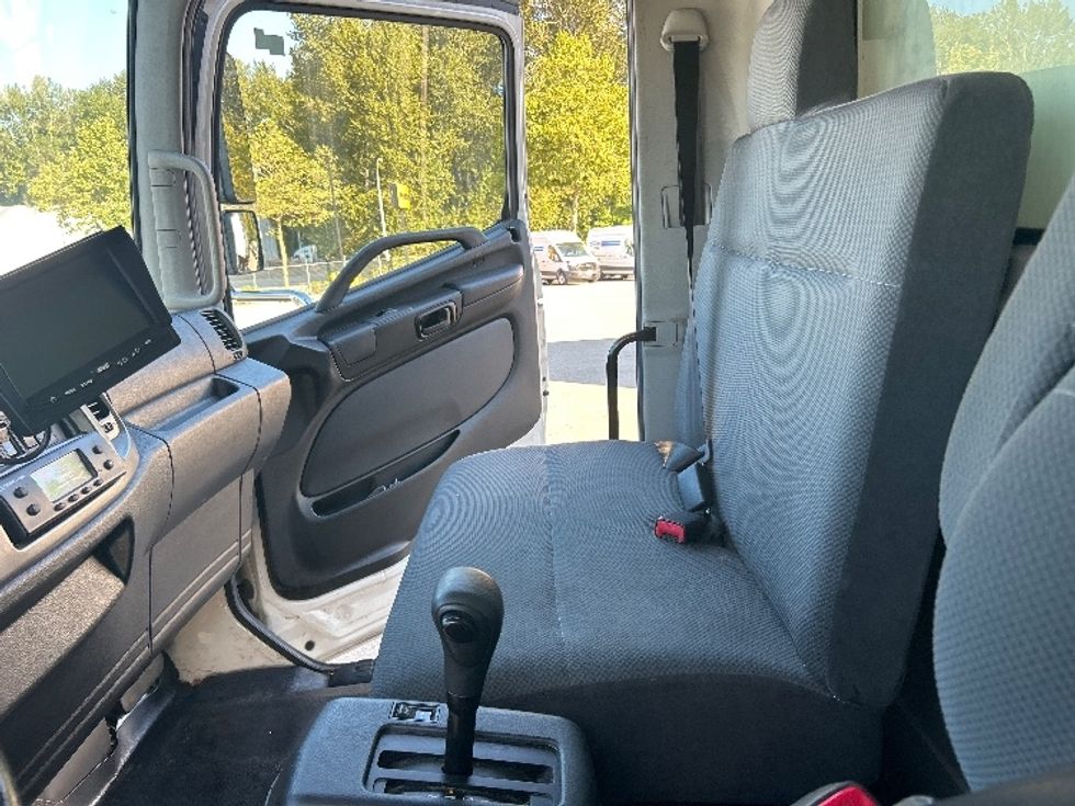 Refrigerated Truck-Light and Medium Duty Trucks-Hino-2020-338-Abbotsford-BC-282,109\n\t\tkm-$ 76,000 - Image 19