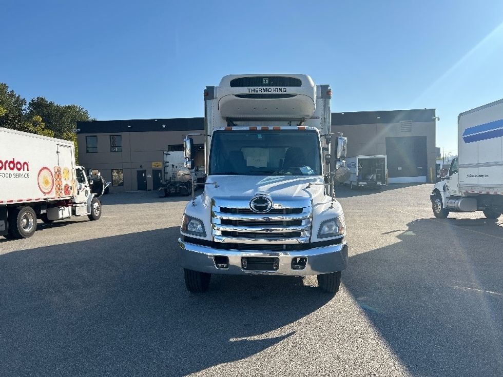 Refrigerated Truck-Light and Medium Duty Trucks-Hino-2020-338-Abbotsford-BC-282,109\n\t\tkm-$ 76,000 - Image 2