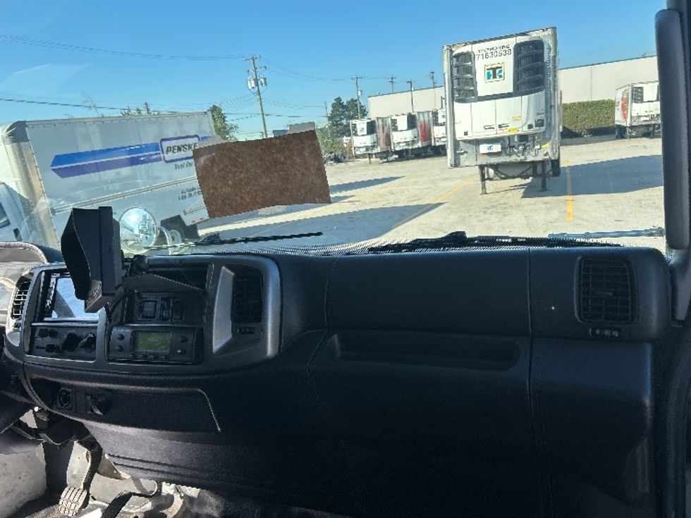Refrigerated Truck-Light and Medium Duty Trucks-Hino-2020-338-Abbotsford-BC-282,109\n\t\tkm-$ 76,000 - Image 21