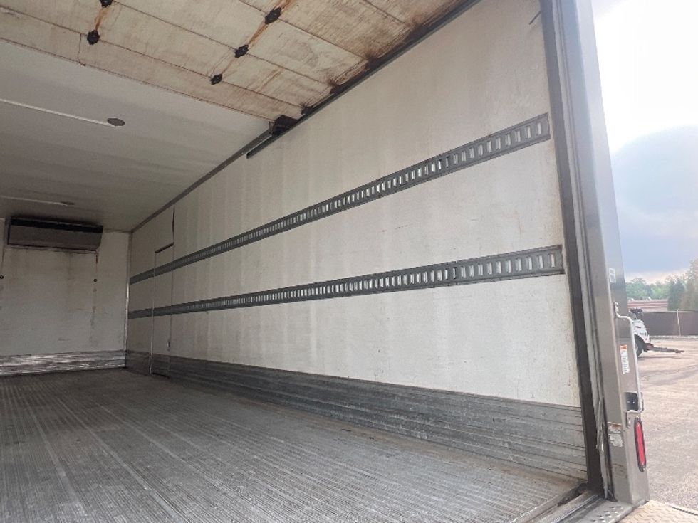Refrigerated Truck-Light and Medium Duty Trucks-Hino-2020-338-Akron-OH-219,361\n\t\tmiles-$ 43,500 - Image 12