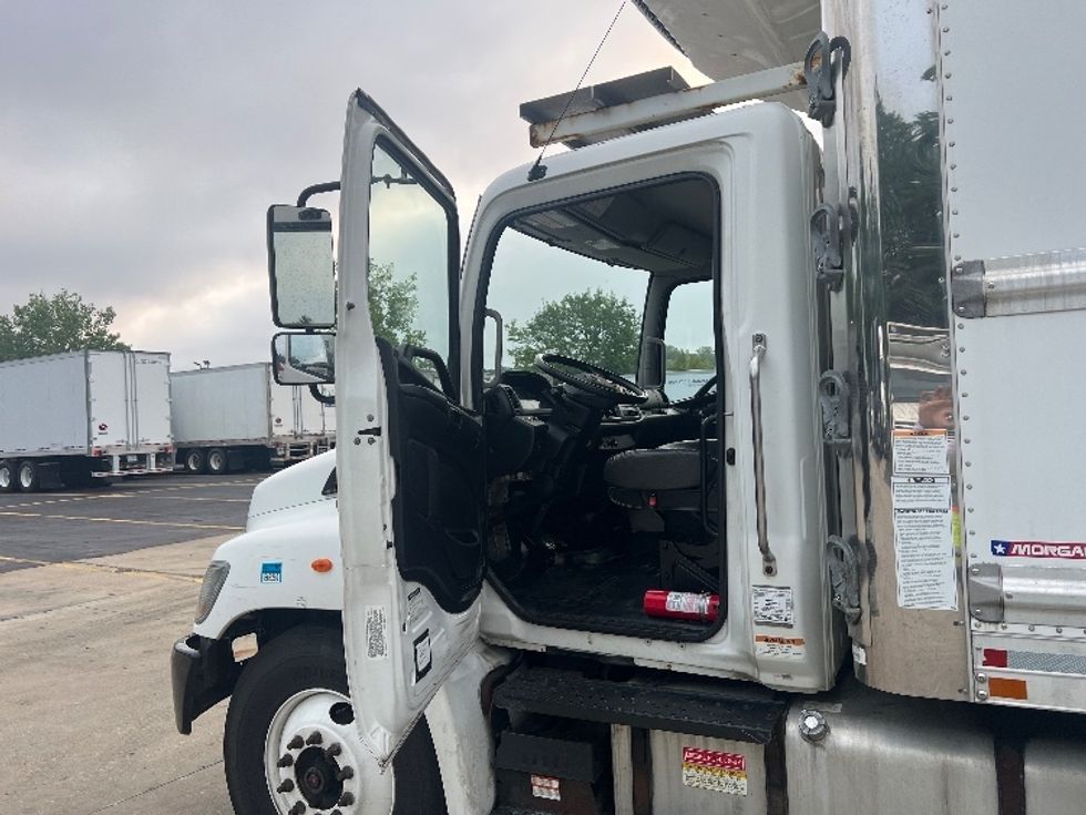 Refrigerated Truck-Light and Medium Duty Trucks-Hino-2020-338-Akron-OH-219,361\n\t\tmiles-$ 43,500 - Image 16