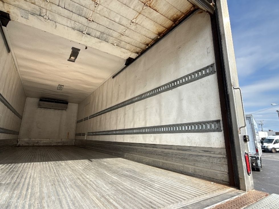 Refrigerated Truck-Light and Medium Duty Trucks-Hino-2020-338-Baltimore-MD-218,087\n\t\tmiles-$ 42,000 - Image 12