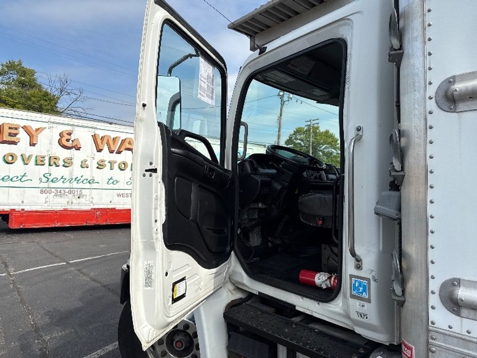 Refrigerated Truck-Light and Medium Duty Trucks-Hino-2020-338-Baltimore-MD-218,087\n\t\tmiles-$ 42,000 - Image 16