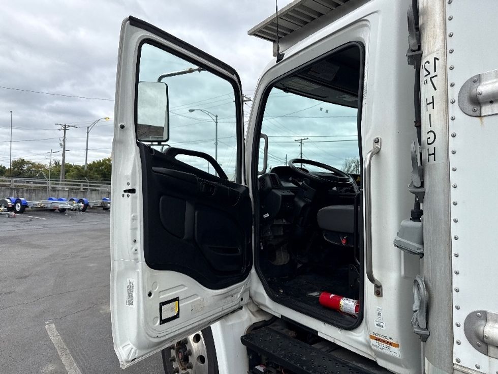 Refrigerated Truck-Light and Medium Duty Trucks-Hino-2020-338-Baltimore-MD-289,609\n\t\tmiles-$ 33,750 - Image 16