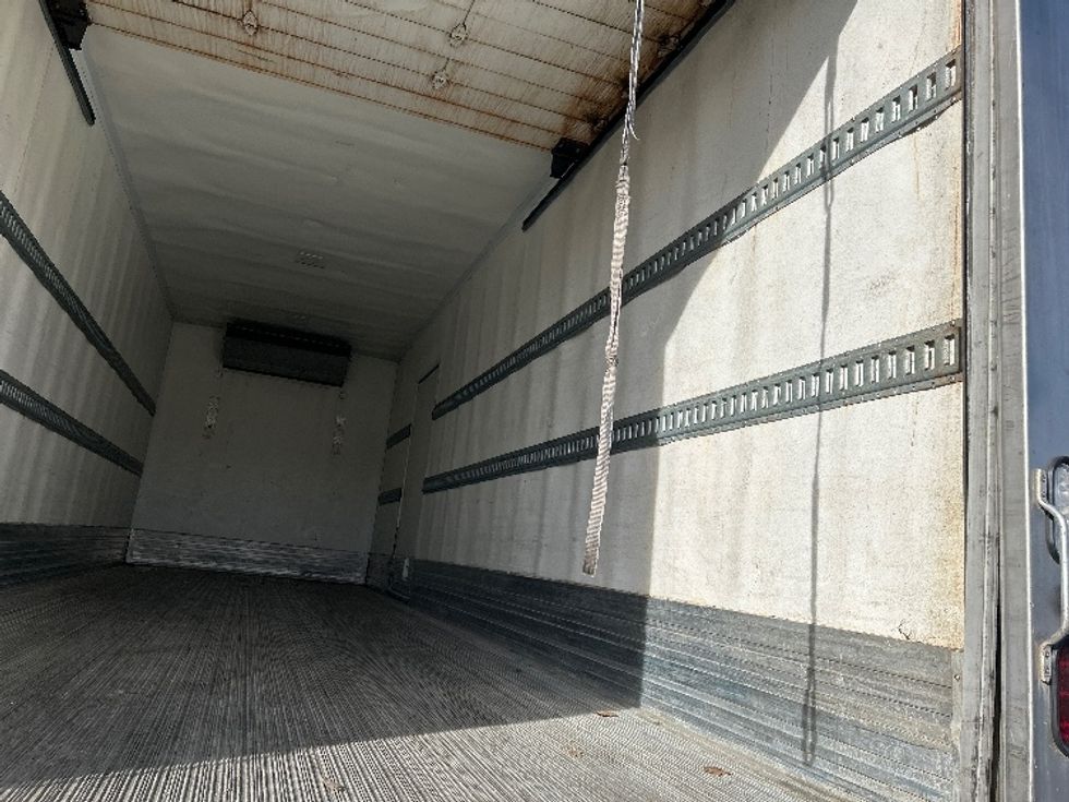 Refrigerated Truck-Light and Medium Duty Trucks-Hino-2020-338-Burnaby-BC-282,020\n\t\tkm-$ 81,250 - Image 16