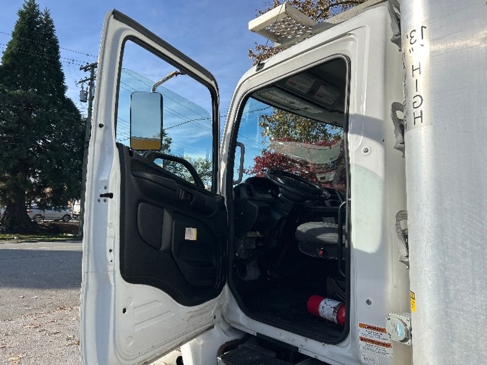 Refrigerated Truck-Light and Medium Duty Trucks-Hino-2020-338-Burnaby-BC-282,020\n\t\tkm-$ 81,250 - Image 18