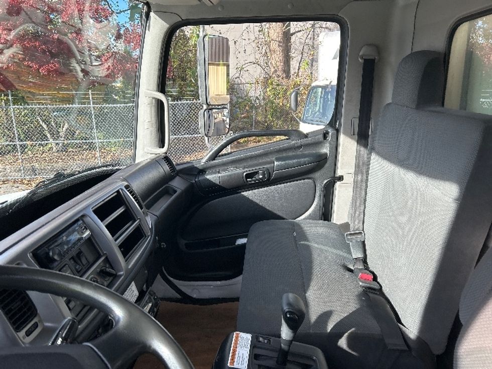 Refrigerated Truck-Light and Medium Duty Trucks-Hino-2020-338-Burnaby-BC-282,020\n\t\tkm-$ 81,250 - Image 19