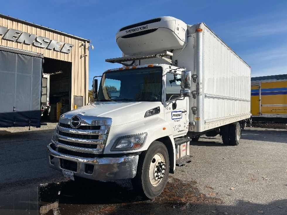 Refrigerated Truck-Light and Medium Duty Trucks-Hino-2020-338-Burnaby-BC-282,020\n\t\tkm-$ 81,250 - Image 3