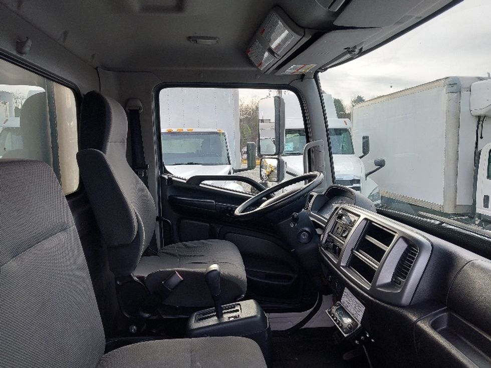 Refrigerated Truck-Light and Medium Duty Trucks-Hino-2020-338-Delta-BC-165,140\n\t\tkm-$ 91,500 - Image 22