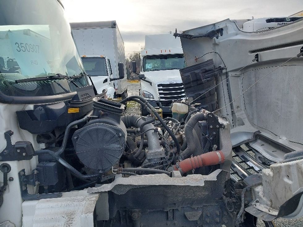 Refrigerated Truck-Light and Medium Duty Trucks-Hino-2020-338-Delta-BC-165,140\n\t\tkm-$ 91,500 - Image 23