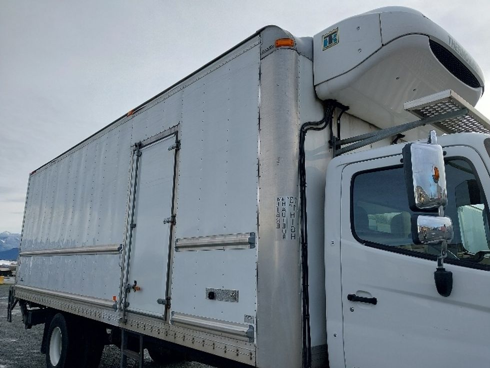 Refrigerated Truck-Light and Medium Duty Trucks-Hino-2020-338-Delta-BC-165,140\n\t\tkm-$ 91,500 - Image 27