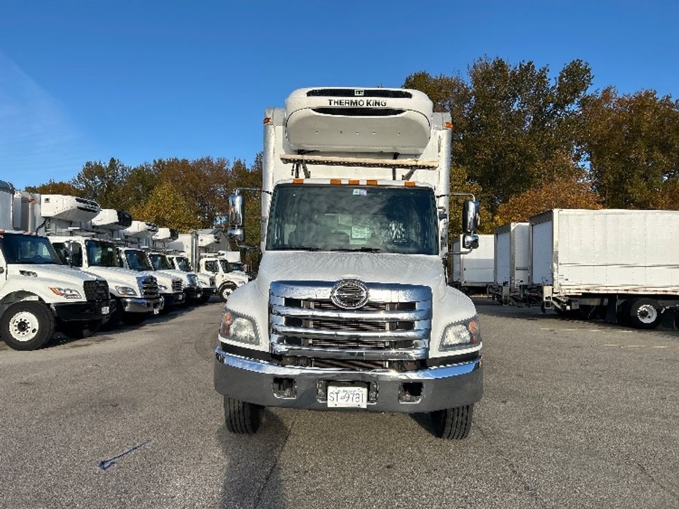 Refrigerated Truck-Light and Medium Duty Trucks-Hino-2020-338-Delta-BC-189,295\n\t\tkm-$ 93,000 - Image 2