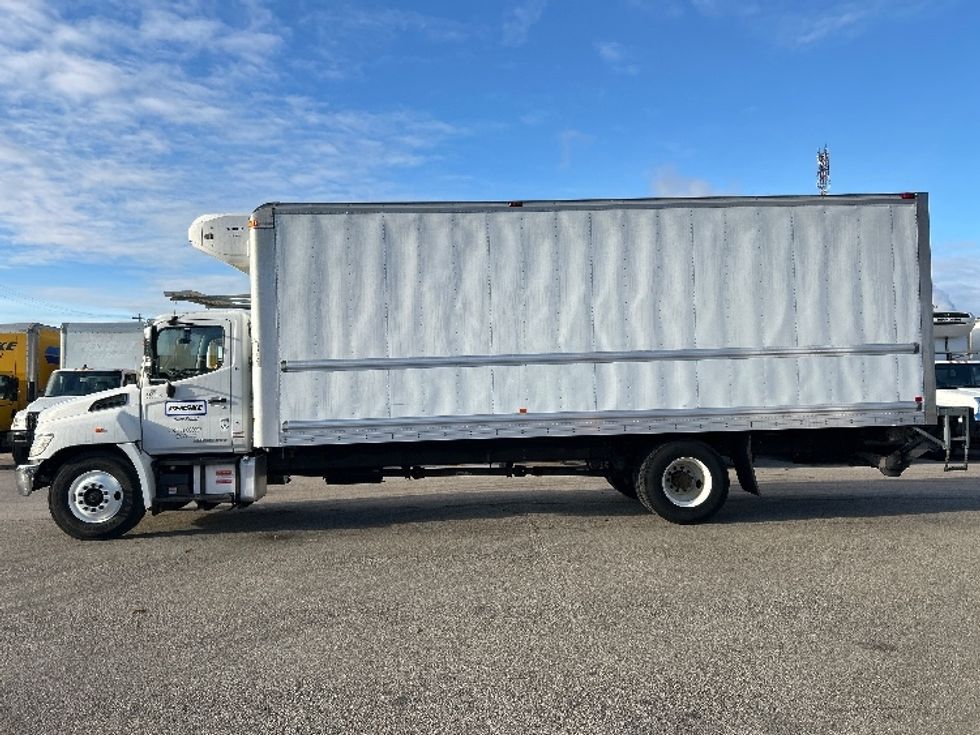 Refrigerated Truck-Light and Medium Duty Trucks-Hino-2020-338-Delta-BC-189,295\n\t\tkm-$ 93,000 - Image 4