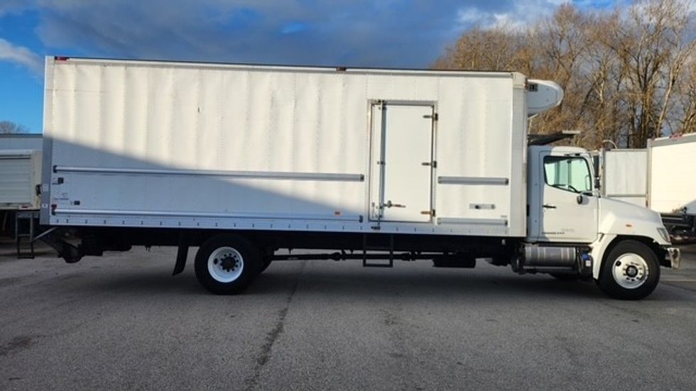 Refrigerated Truck-Light and Medium Duty Trucks-Hino-2020-338-Delta-BC-190,668\n\t\tkm-$ 93,000 - Image 14