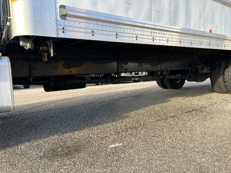 Refrigerated Truck-Light and Medium Duty Trucks-Hino-2020-338-Delta-BC-190,668\n\t\tkm-$ 93,000 - Image 5