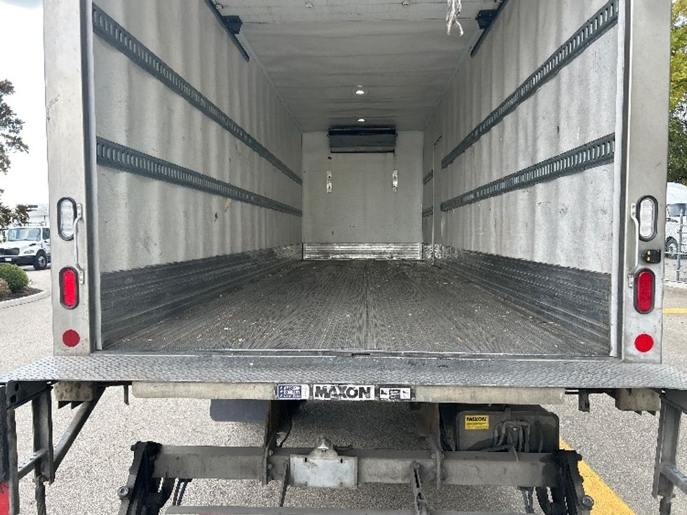 Refrigerated Truck-Light and Medium Duty Trucks-Hino-2020-338-Delta-BC-191,256\n\t\tkm-$ 83,250 - Image 10