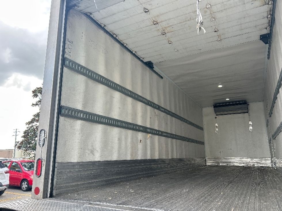 Refrigerated Truck-Light and Medium Duty Trucks-Hino-2020-338-Delta-BC-191,256\n\t\tkm-$ 83,250 - Image 11