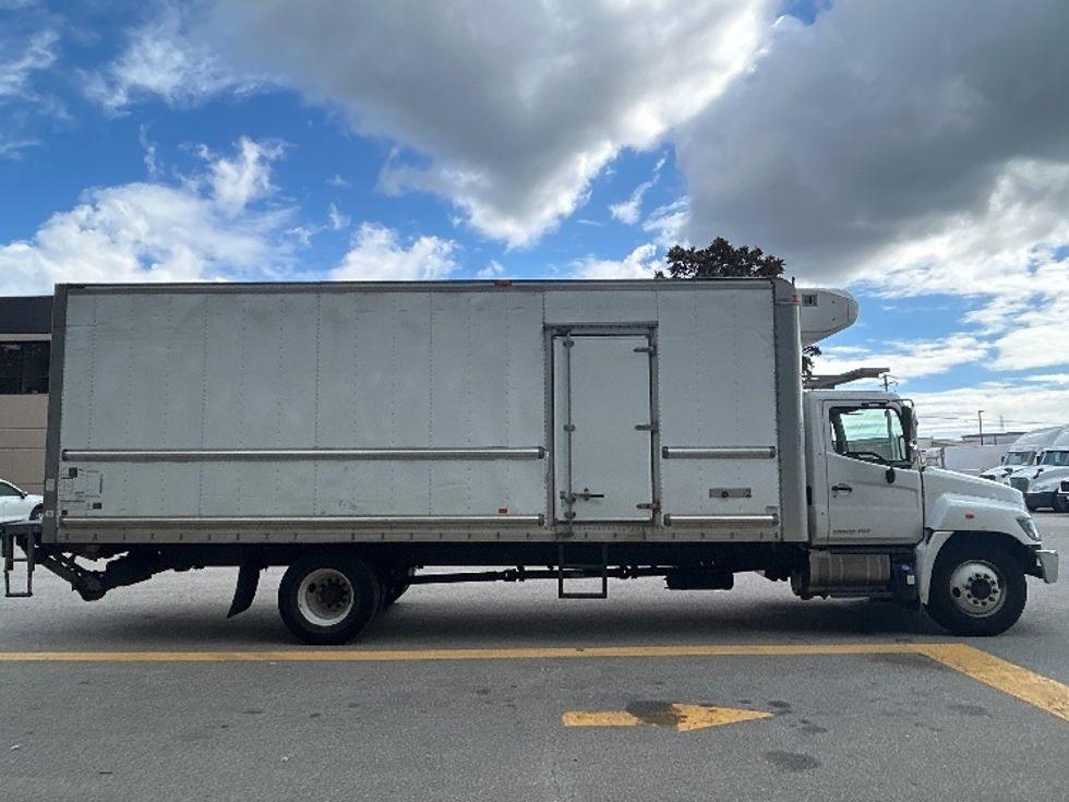 Refrigerated Truck-Light and Medium Duty Trucks-Hino-2020-338-Delta-BC-191,256\n\t\tkm-$ 83,250 - Image 15