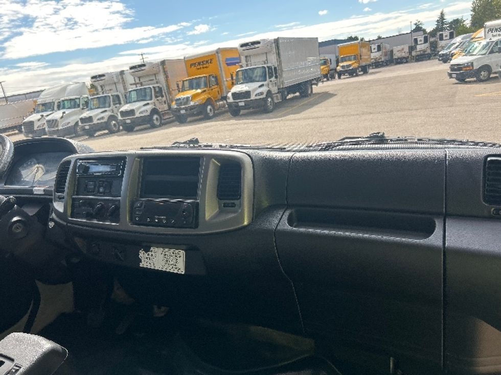 Refrigerated Truck-Light and Medium Duty Trucks-Hino-2020-338-Delta-BC-191,256\n\t\tkm-$ 83,250 - Image 21
